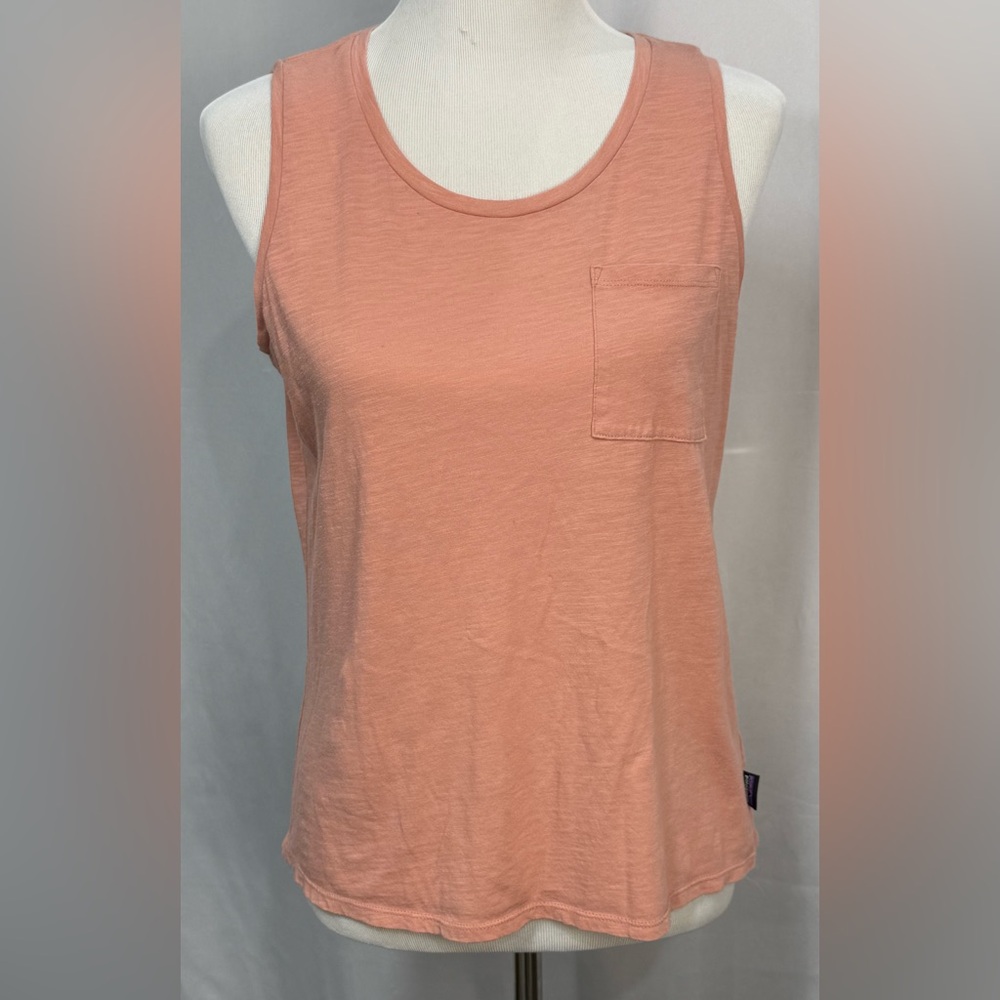 Women’s Patagonia Mainstay Tank Top Size: M
Color peach.